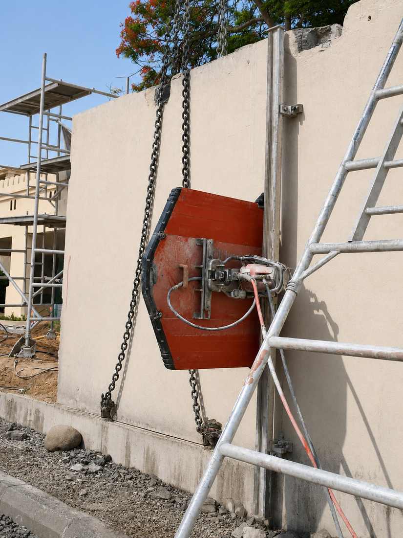 Wall Saw Cutting